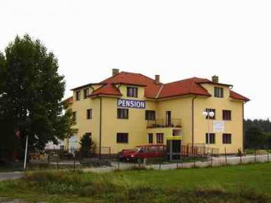 pohled na Pesion od hlavní silnice