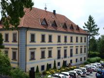 Chateau Loučeň & Chateau hotel Maxmilián