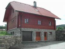Roubený srub u berušky