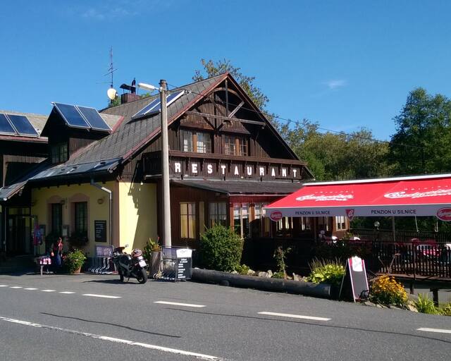 Restaurace, penzion U Silnice