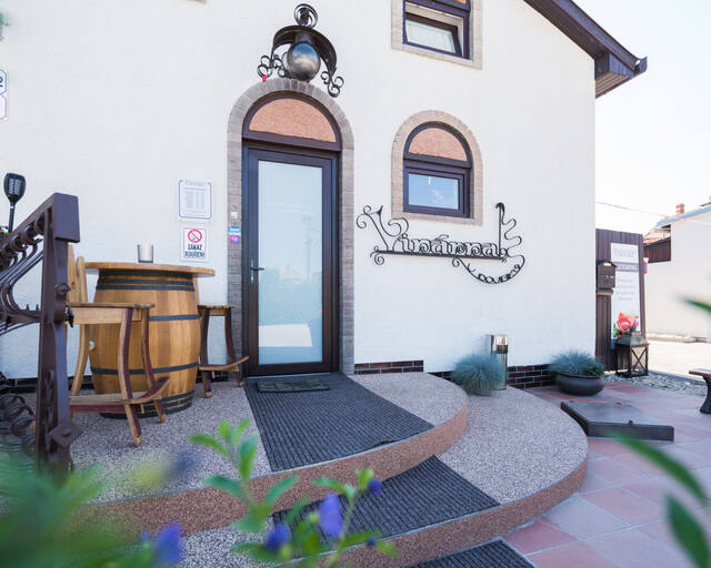 RESTAURACE A PENZION U DOUBKŮ