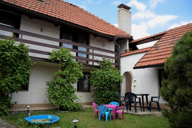 Chata Lucie pod Řípem