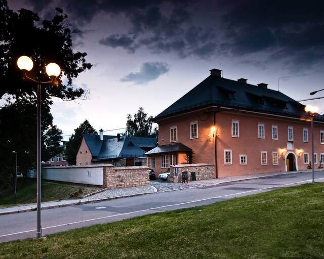 ZÁMEK ZÁBŘEH OSTRAVA - HOTEL & PIVOVAR