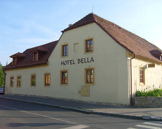 HOTEL BELLA