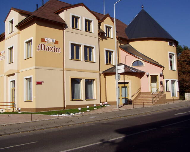 Family hotel Maxim