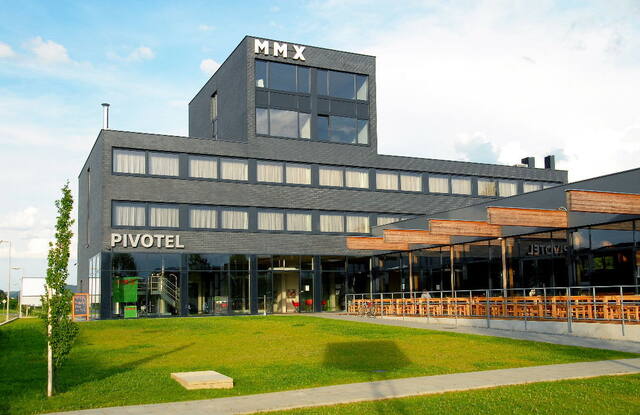 Pivotel MMX