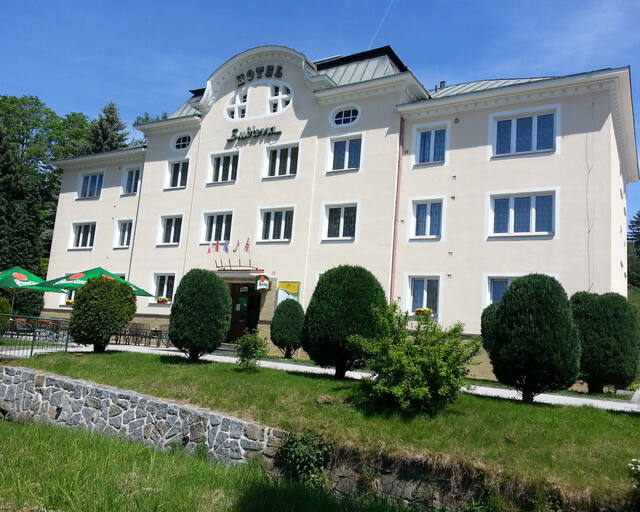 Hotel Subterra